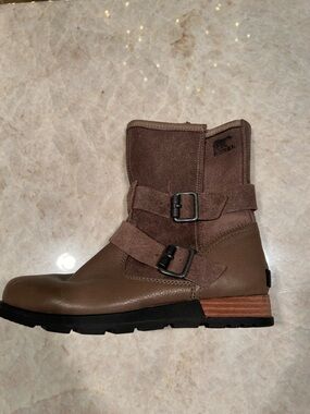 Sorel Brown Leather & Suede Buckle Ankle Boots
